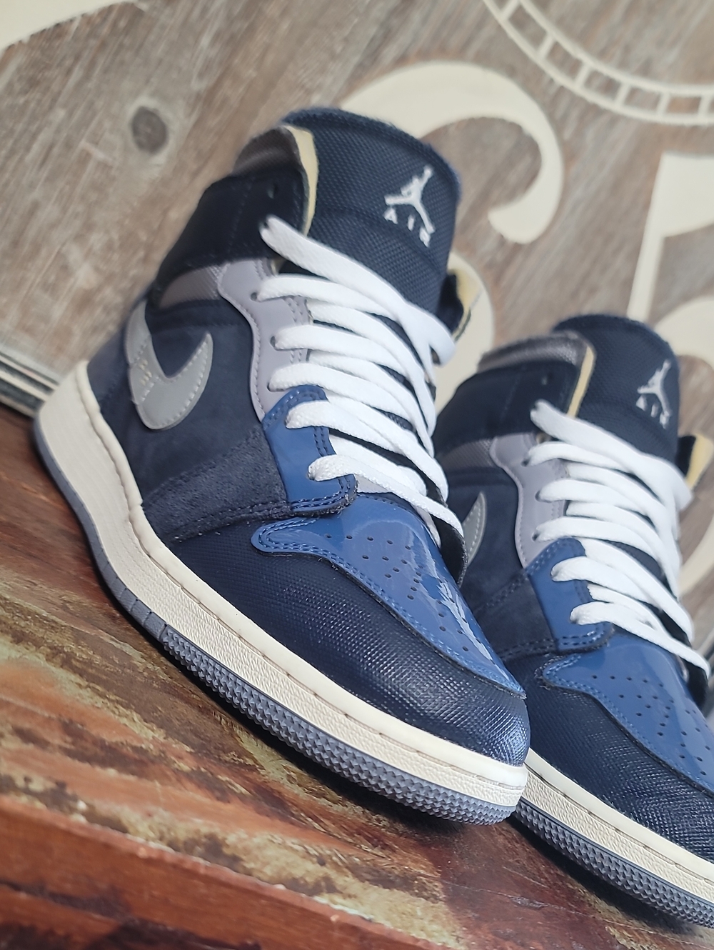 Nike Air Jordan 1 Mid (Special Edition) Craft 'Obsidian' Wmns 7.5 Great Cond. - Picture 6 of 16